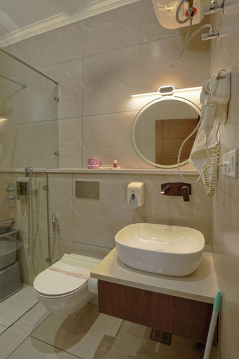 Bathroom 4, Hotel Yog Vashishth, Garhwal