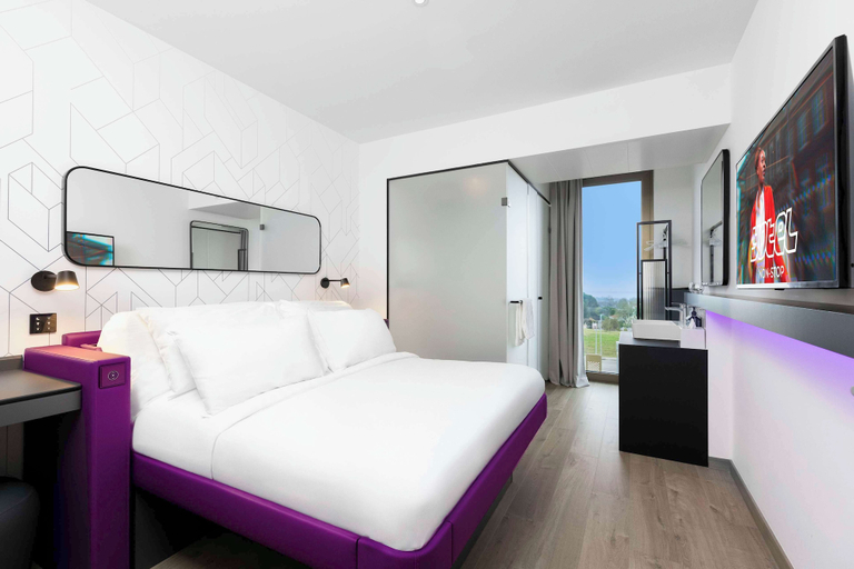 Bedroom 2, YOTEL Geneva Lake, Nyon