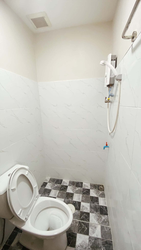 Bathroom 4, Ploynam Homestay, Amphawa