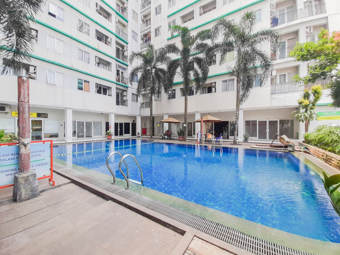 Pool 3, Compact And Homey Studio At Apartment Sky View, Tangerang Selatan