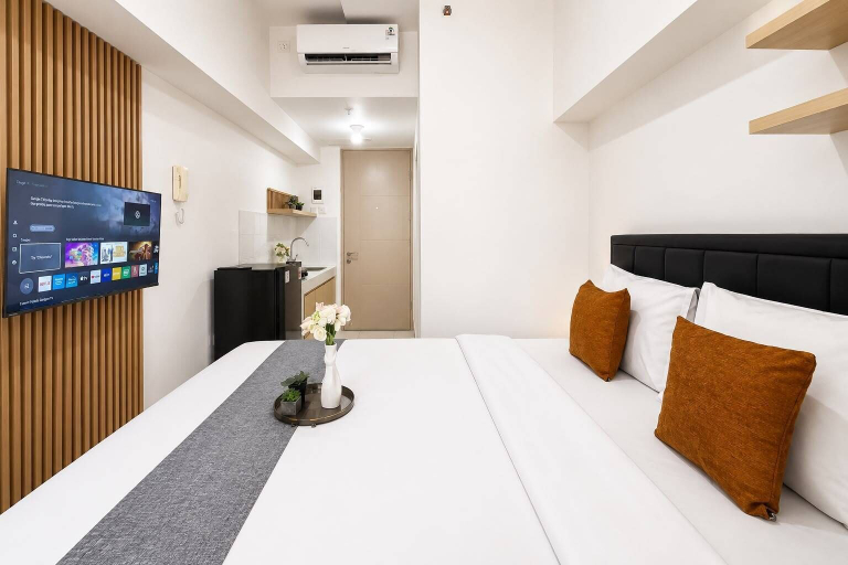 Room 3, Modern Well Located Studio Room At Apartment Tokyo Riverside Pik 2, Tangerang