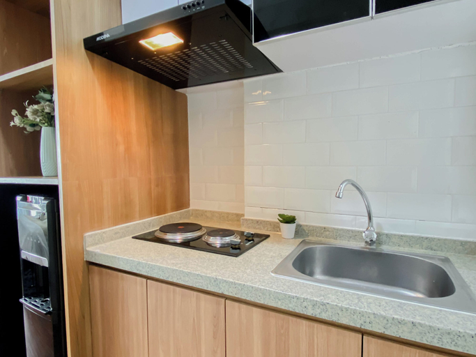 Private kitchen 4, Neat Restful Studio Room At Apartment Vasanta Innopark, Cikarang