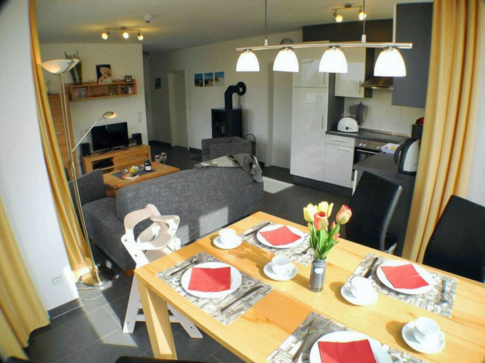 Dining 2, Holiday Apartment With 2 Bedrooms, Ostholstein