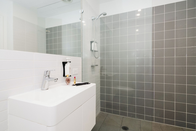 Bathroom 4, Punthill Oakleigh, Melbourne