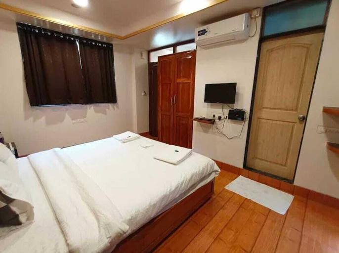 Room 5, Hotel Sai Krupa, Raigarh