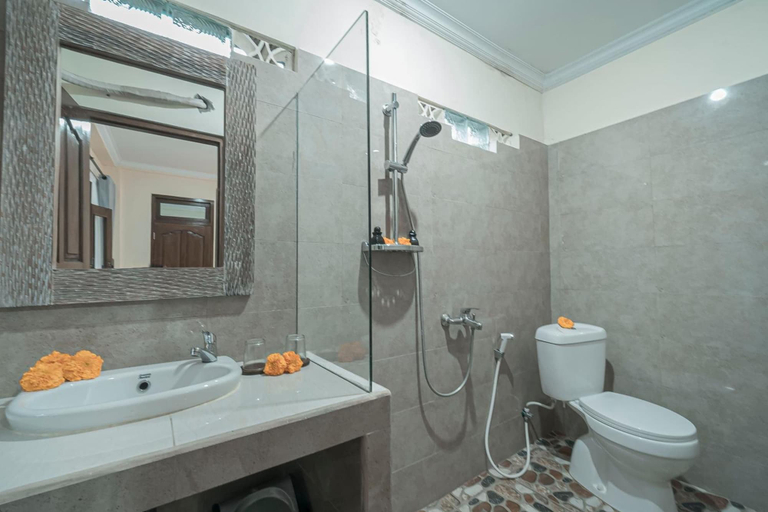 Bathroom 4, Vaneka Garden House, Gianyar