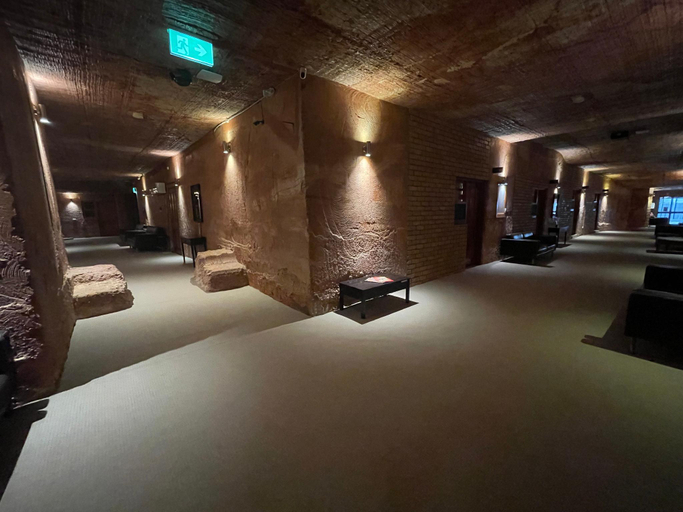 Others 4, The Lookout Cave Underground Motel, Coober Pedy