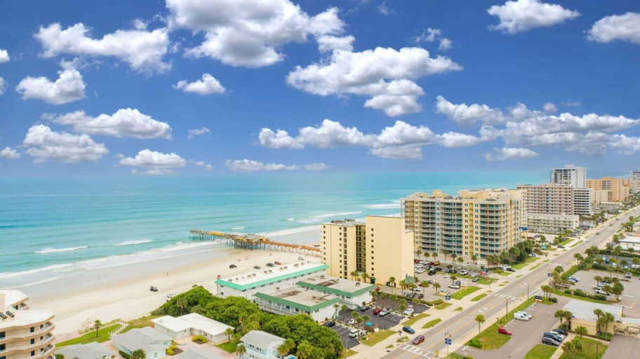2, Sweet Sunrise Oceanfront Condo w Pool Hot Tub, Volusia