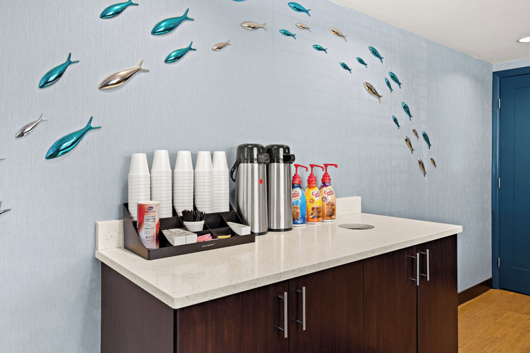 Food & Drinks 5, Red Roof Inn PLUS+ & Suites Naples Downtown-5th Ave S, Collier