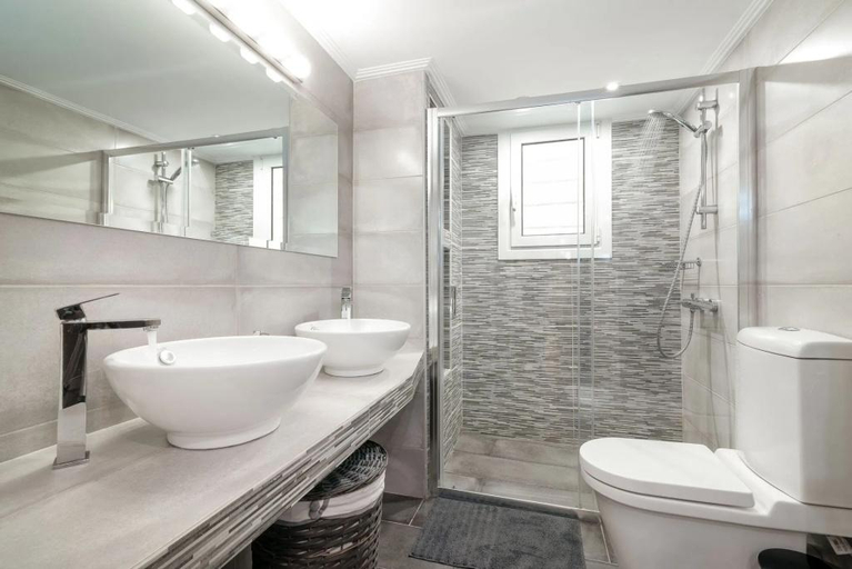 Bathroom 4, Heloni Apartments Athens, Attica