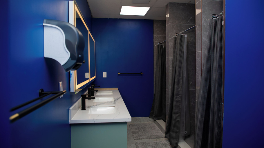 Bathroom, Nomad Pod Hotel, Toronto
