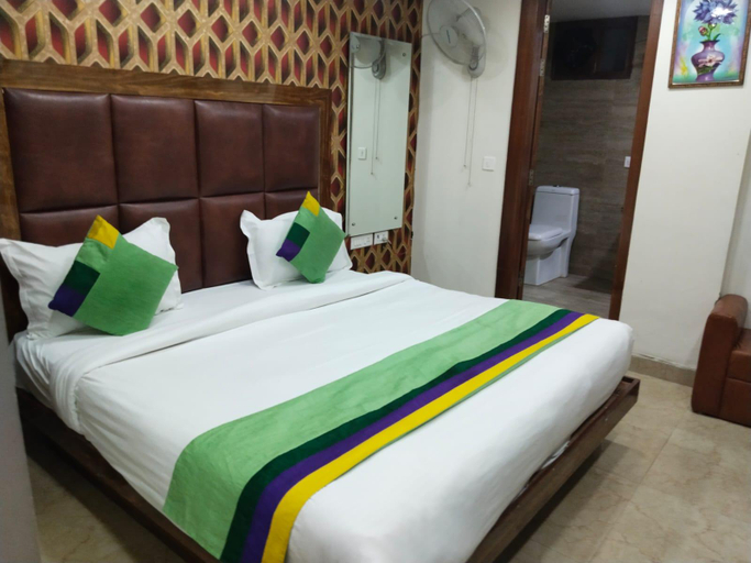 Bedroom 5, MONA GRAND HOTEL AND BANQUET, Delhi