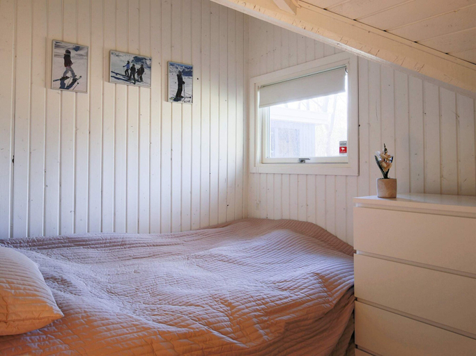 Bedroom 2, 8 Person Holiday Home in Gilleleje, Gribskov