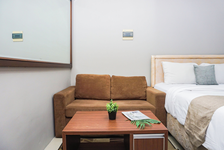 Room 4, Good Warm Studio Room At Apartment Metropark Condominium Jababeka, Cikarang