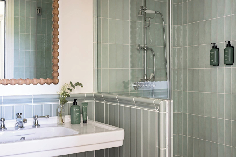 Bathroom 3, Château de Cîteaux - Fontenille Collection, Côte-d'Or