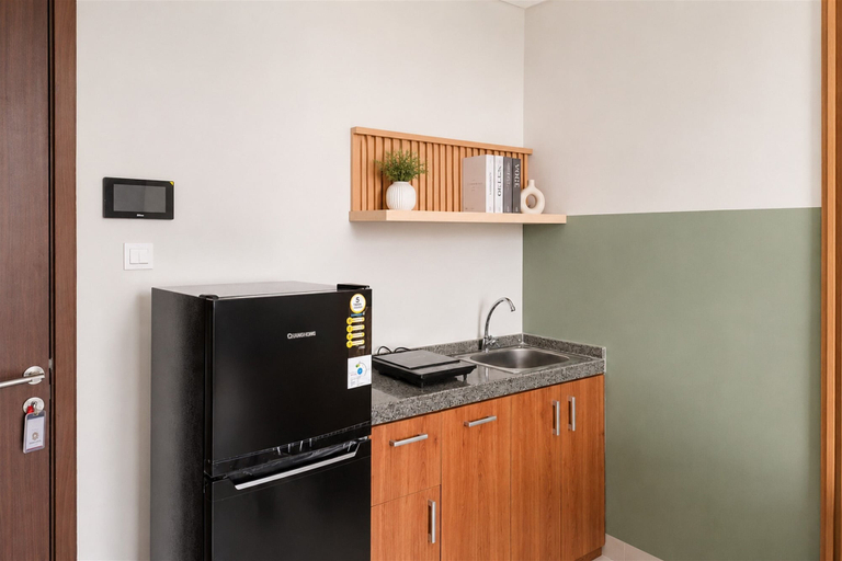 Private kitchen 4, Refined 2Br At Apartment Transpark Bintaro, Tangerang Selatan