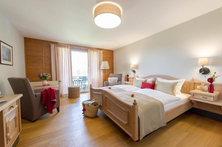 Bedroom 4, Hotel Sankt Leonhard, Rottal-Inn