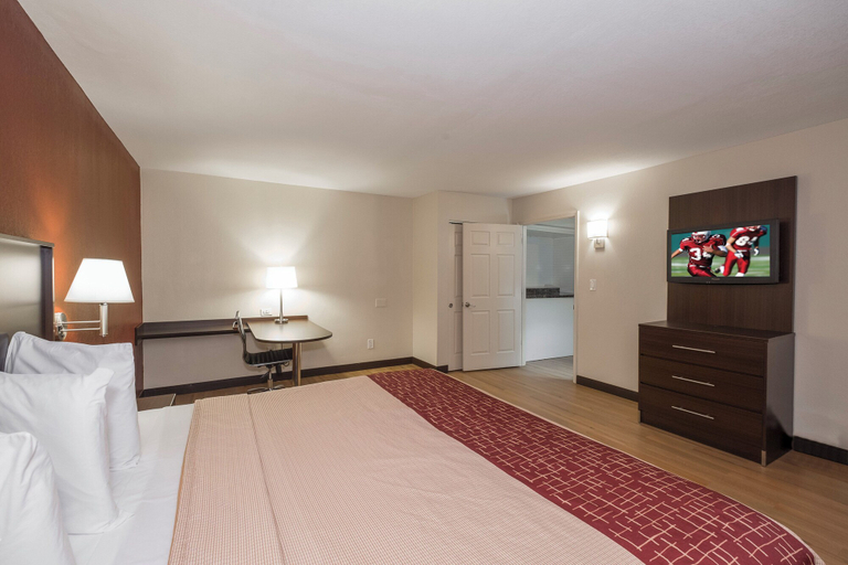Bedroom 3, Red Roof Inn PLUS+ Poughkeepsie, Dutchess