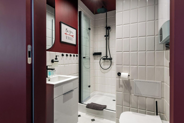 Bathroom, Crystal - by Kairos Apartments, Gliwice City