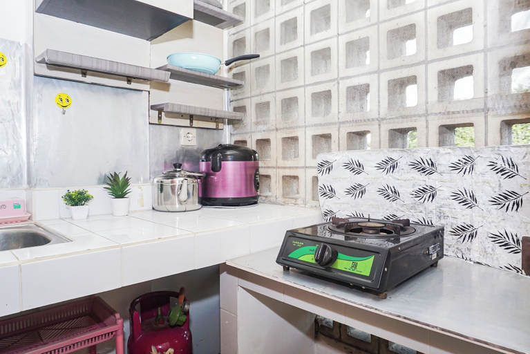 Private kitchen 5, Great Choice Studio Apartment At Margonda Residence 1, Depok