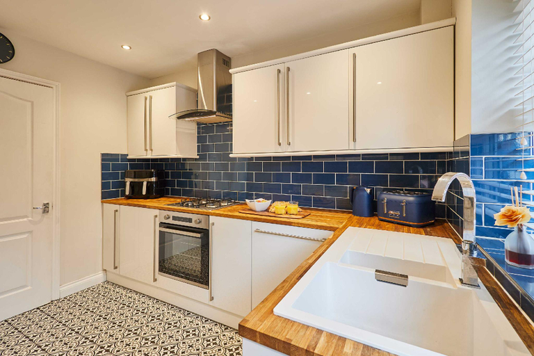 5, Host and Stay | River Hill House, Darlington