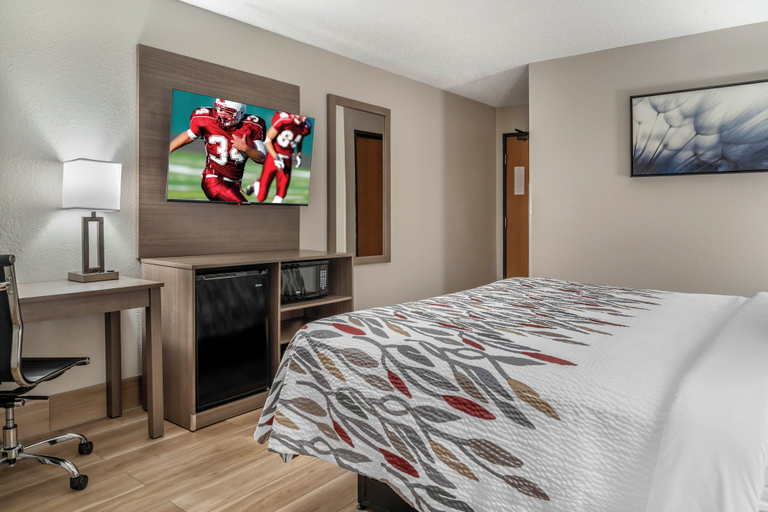 Bedroom 3, Red Roof Inn Queensbury, Warren