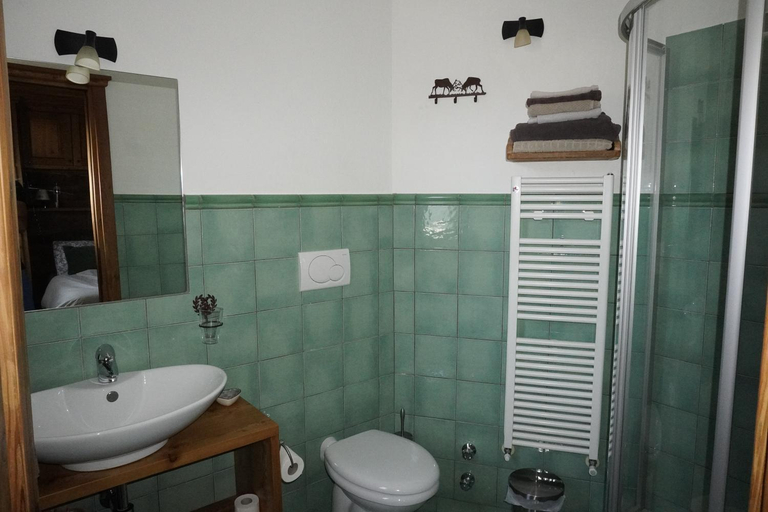 Bathroom 2, B&B Petit, Torino