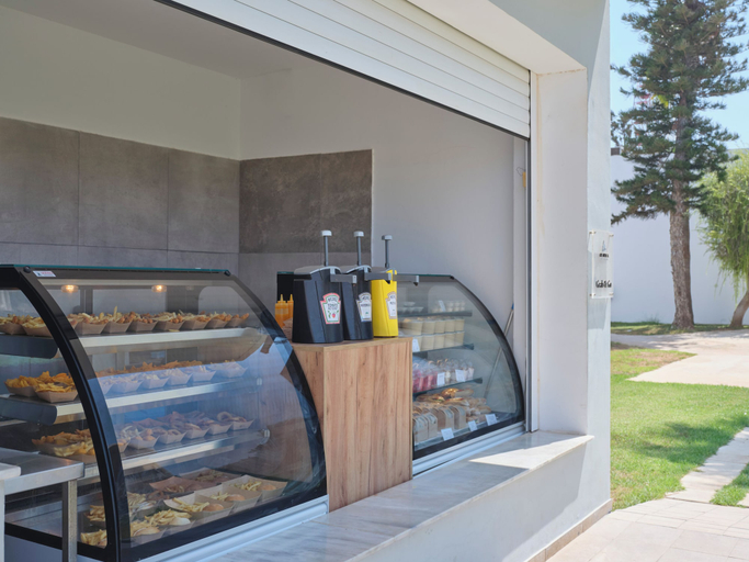 Outdoor dining 3, Panthea Resort