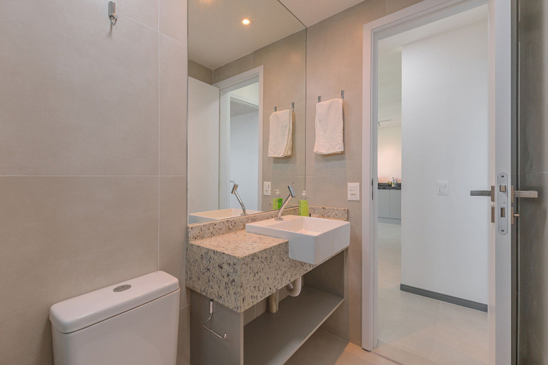 Bathroom 4, Beach Class Meireles Housi by Carpediem, Fortaleza