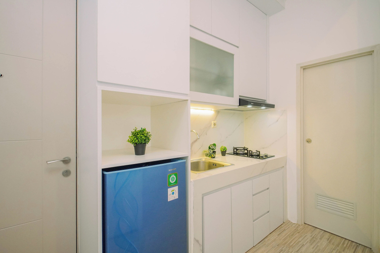 Interior 5, Warm Minimalist 2Br At Apartment Tokyo Riverside Pik 2, Tangerang