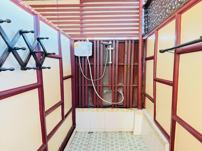 Bedroom 4, Female Dorm Bed Ideal for Solo Adventurers, Muang Chiang Mai