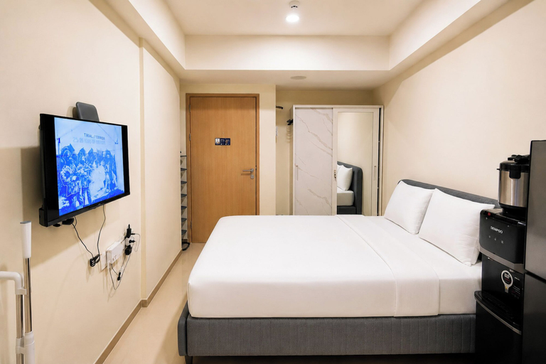 Room, Bright And Homey Studio Room At Apartment Meikarta District 1, Cikarang