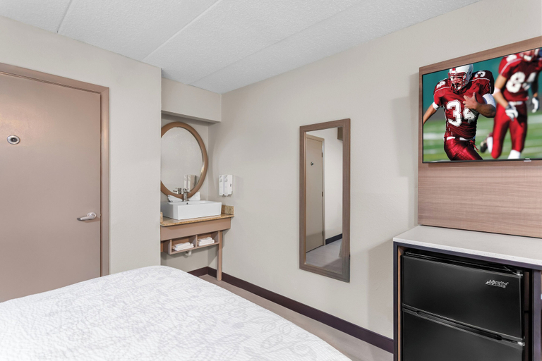 Bedroom 2, Red Roof Inn PLUS+ Chicago - Hoffman Estates, Cook