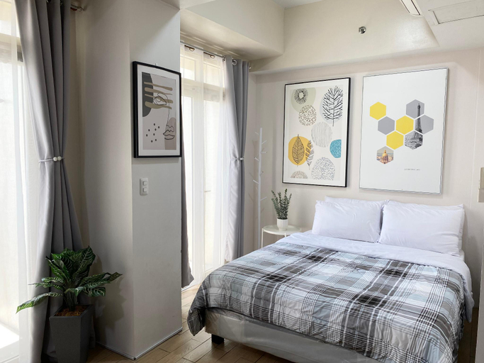 Bedroom 2, C2-9B 81 Newport Boulevard near Terminal 3, Pasay City