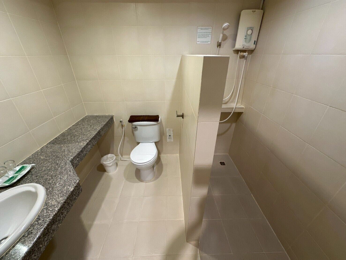 Bathroom 4, Rattanaview Hotel, Muang Phitsanulok