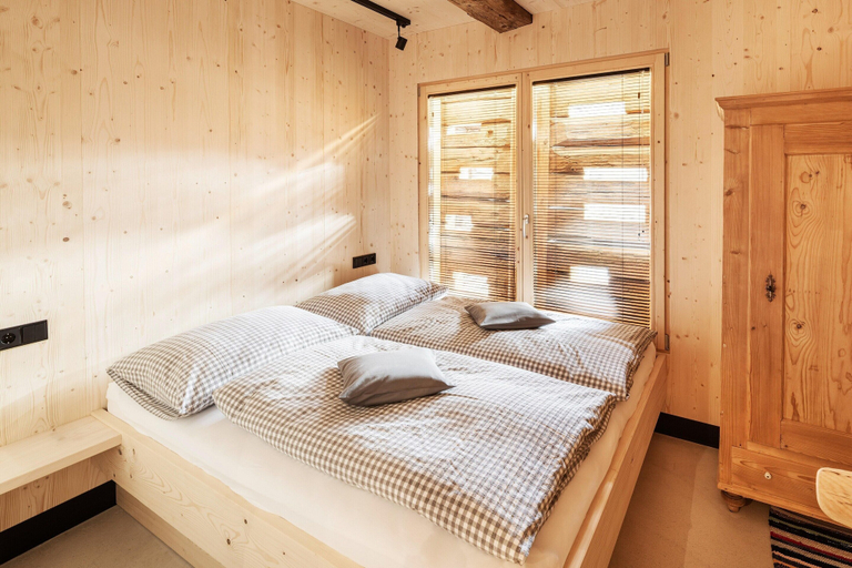 Room 5, Charming Chalet-style Feeder House, Lienz