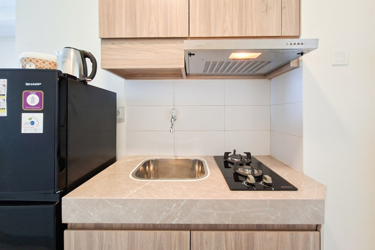 Private kitchen 2, Warm Minimalist Studio At Apartment Harcosky Residence, Jakarta Barat