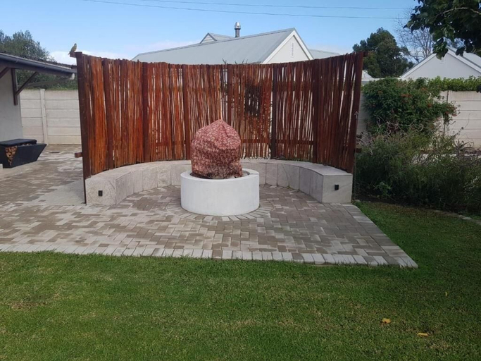 Property grounds 2, Grace Walk Guesthouse, Overberg