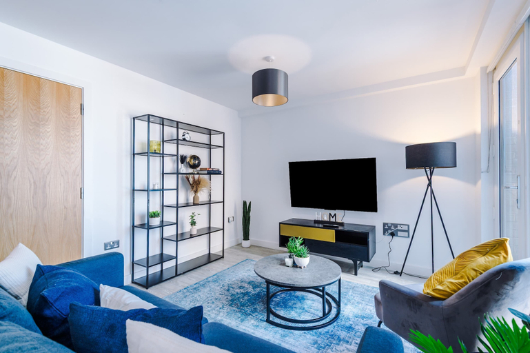Room 5, Modern 2 Bed Duplex Free Parking Wi Fi, Manchester