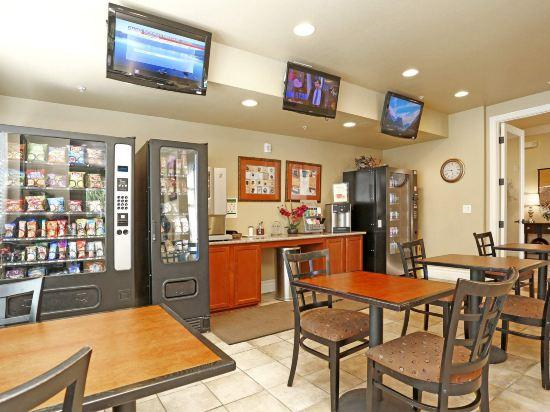 2, Modern 1BR Reno Retreat · Outdoor Season & Views, Washoe