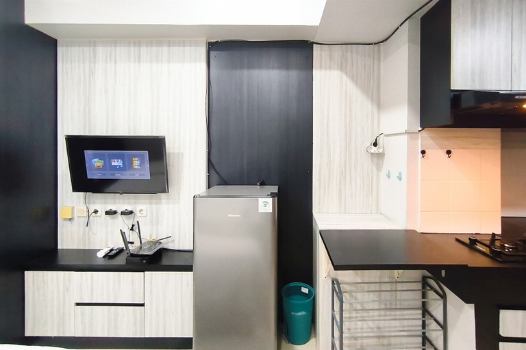 Room 5, Sleek Modern Studio At Apartment Pinewood, Sumedang