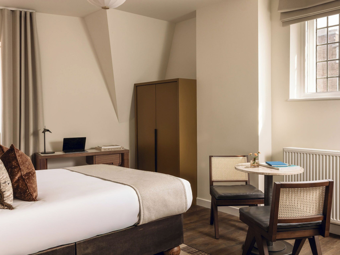 Room 2, Native Fitzrovia, London