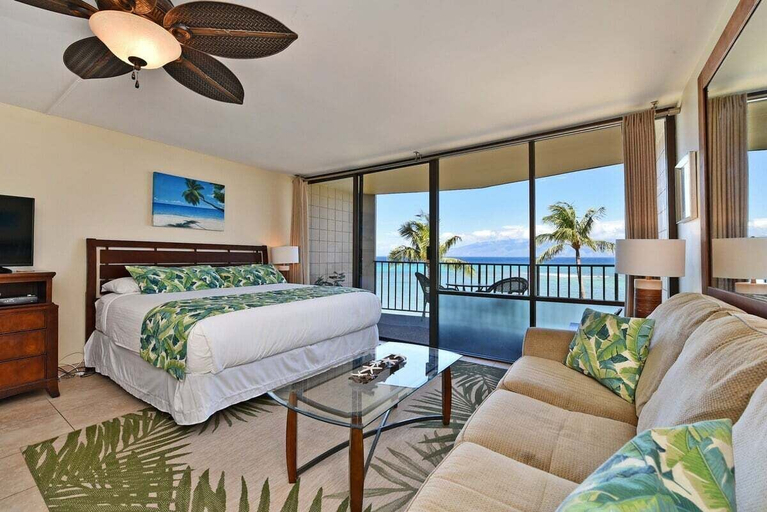 Bedroom 5, Direct Beachfront Studio w Pool-valley Isle 407, Maui