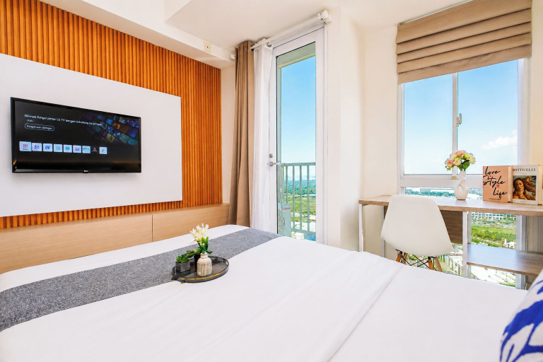 Room 2, Warm Studio Room With City View At Apartment Tokyo Riverside Pik 2, Tangerang