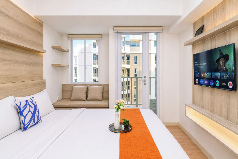 Room 4, Classic Serene Studio Room At Apartment Tokyo Riverside Pik 2, Tangerang