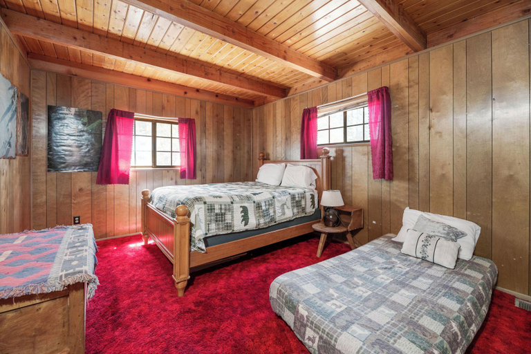 Bedroom 2, Canyon Cabin, San Bernardino