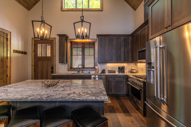 Interior 4, On Mountain Time at Eagles Nest, Avery