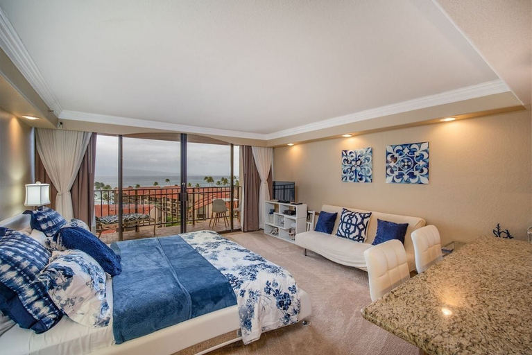 Bedroom 2, Spacious Penthouse Studio w Ocean View Pool - Kaanapali Shores 942, Maui