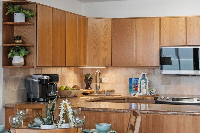 Others 5, Oceanfront 2BD w Ocean Views Whale Watch - Milowai 302, Maui