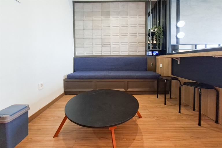 Living room 4, Fully Furnished 1Br At Apartment Collins Boulevard, Tangerang